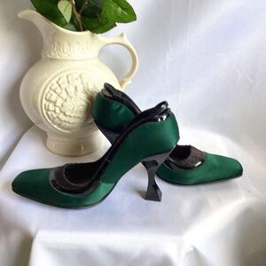 John Fluevog Green and Black Memories Madly Satin Ruffle Pump